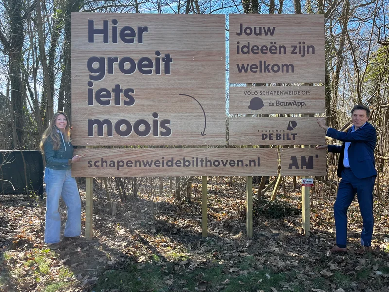 Bouwbord geplaatst bij Schapenweide